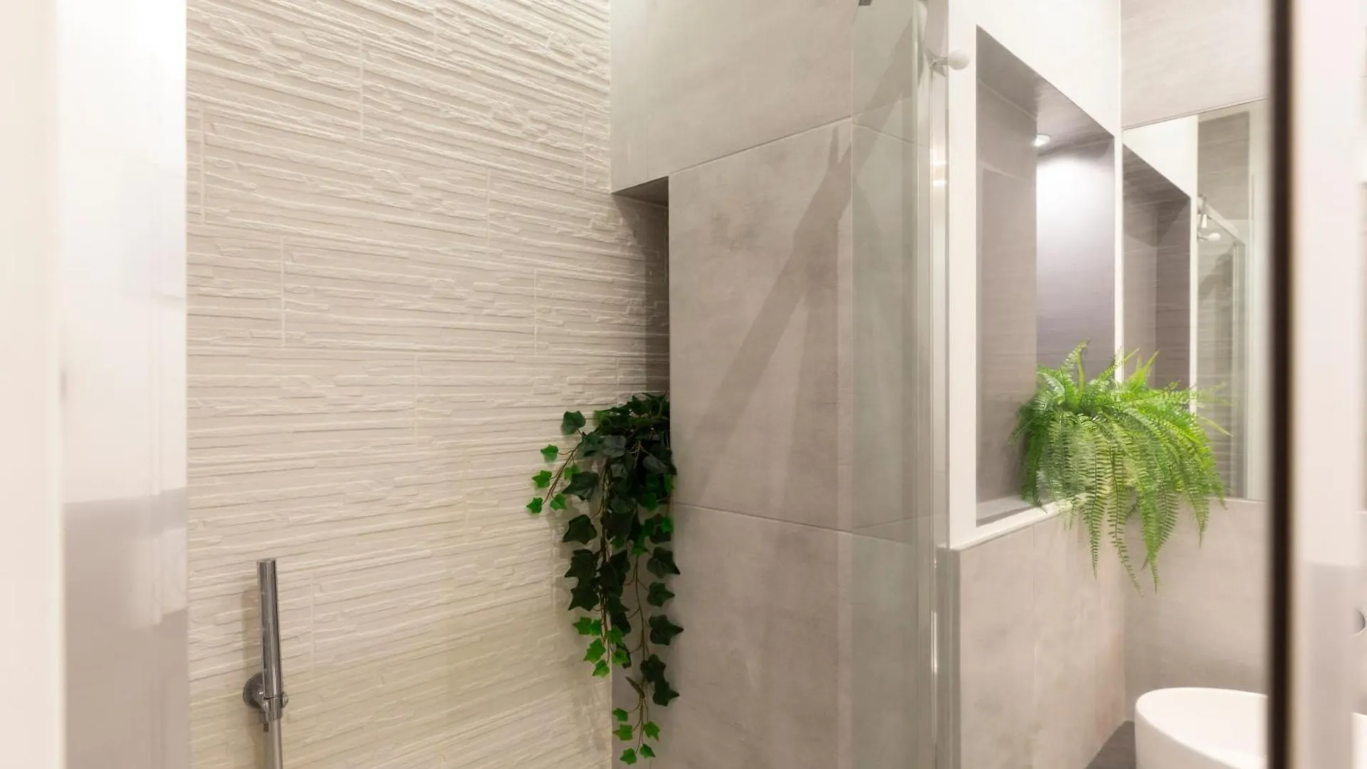 Monte Ceneri Suite Milano İtalya