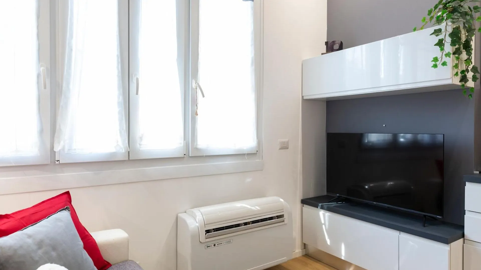 Daire Monte Ceneri Suite Milano